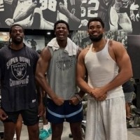 三个内线壮汉！唐斯&amp;里德&amp;小贾伦-杰克逊一起进行力量训练