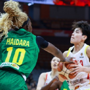 首秀砍大号两双！李月汝已是世界级中锋，中国女篮开门红