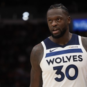 官网-真尽力局！兰德尔25中14&amp;罚球11中9空砍赛季新高39分 第三节17分